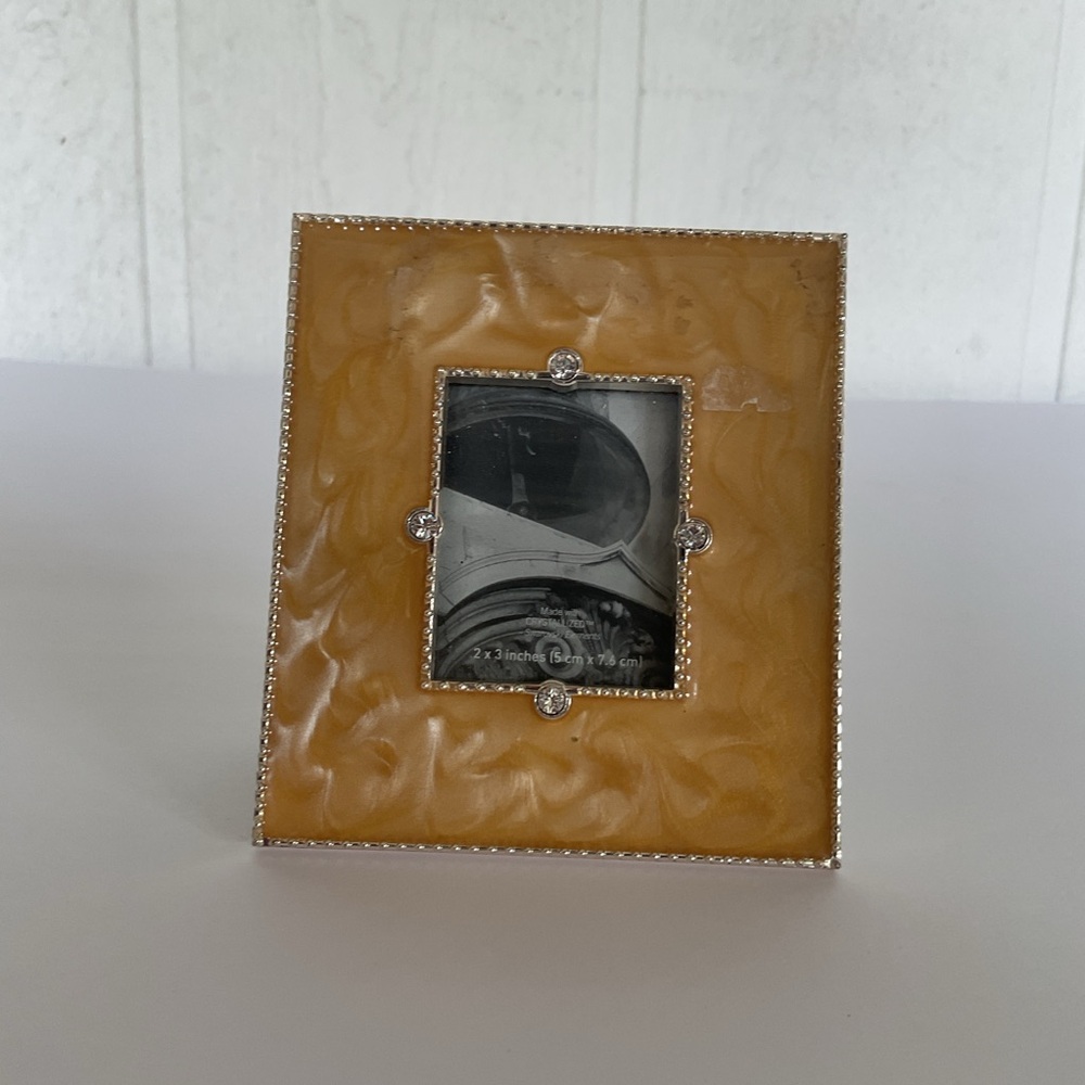Wallet size picture frame. NWT